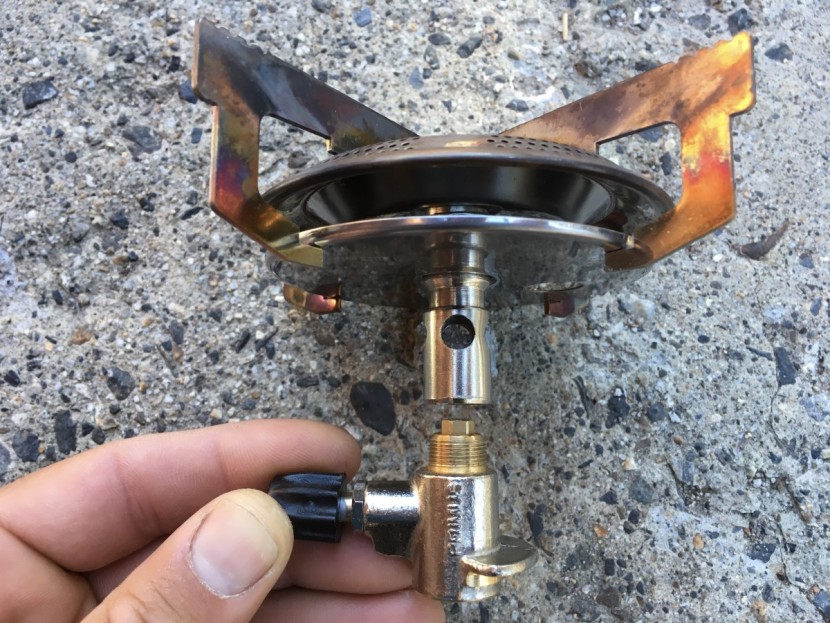 primus classic trail - the control valve assembly unscrewed from the burner.