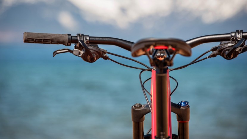 specialized camber comp 29 2017 - a rigid seatpost and front derailleur don&#039;t harsh our feelings about...