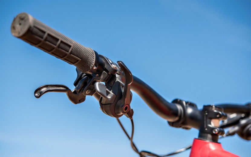 specialized camber comp 29 2017 - some testers had to re-learn how to shift with their left hand.