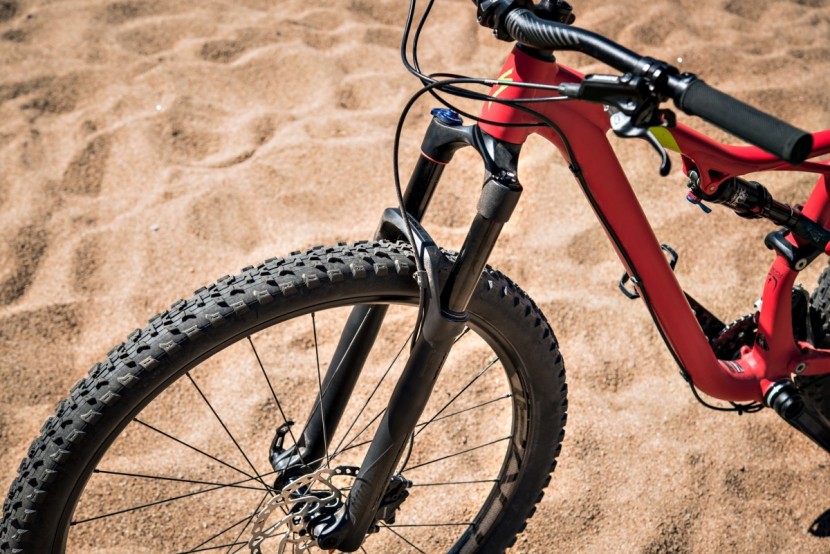 specialized camber comp 29 2017 - the camber is outfitted with a respectable build kit including a...