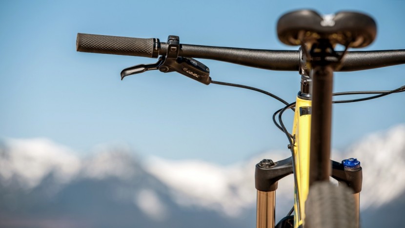 santa cruz tallboy d 29 2017 - a 35.0mm bar and stem pairing create stiff and responsive handling.