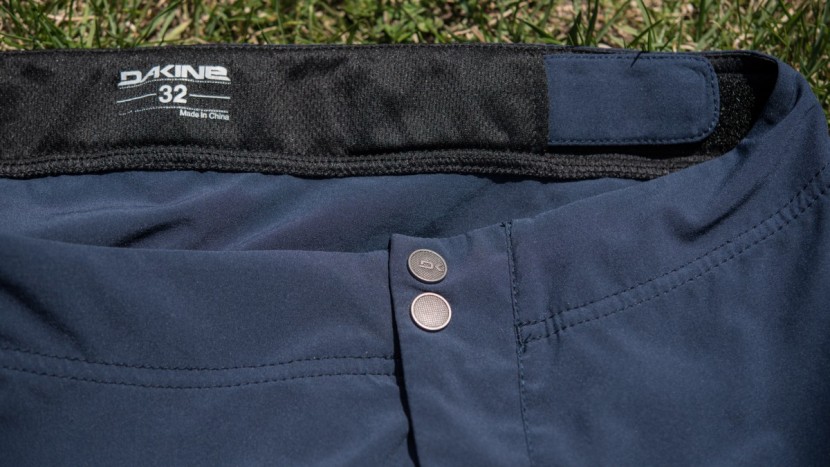 dakine boundary - the internal waist adjustment on the dakine boundary.