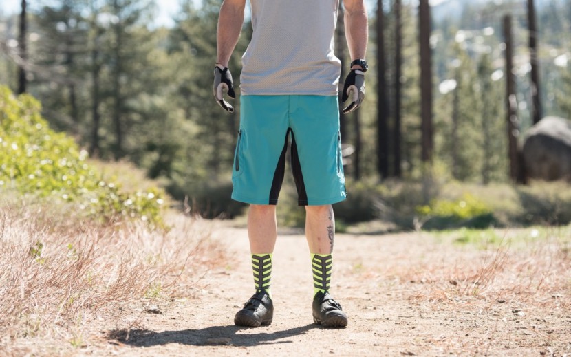 zoic ether shorts + liner - the zoic ether has a loose baggy fit and comes down to just past the...