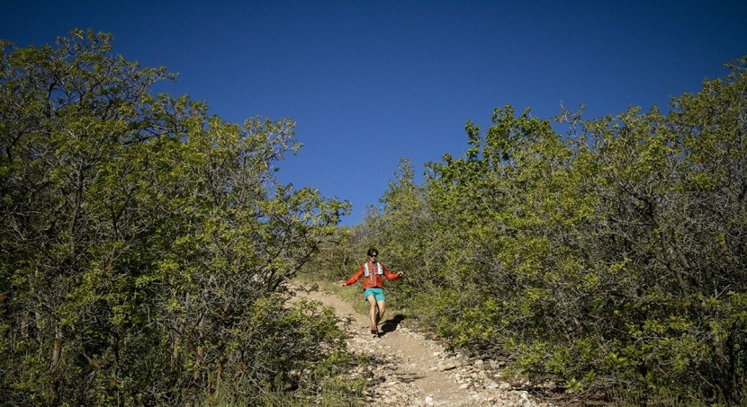 montane featherlite 7 - this is a rare shot of the featherlight 7 completely zipped up...