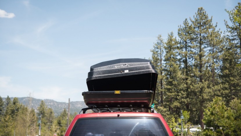 sportrack vista xl - the sportrack displays its floppy lid.