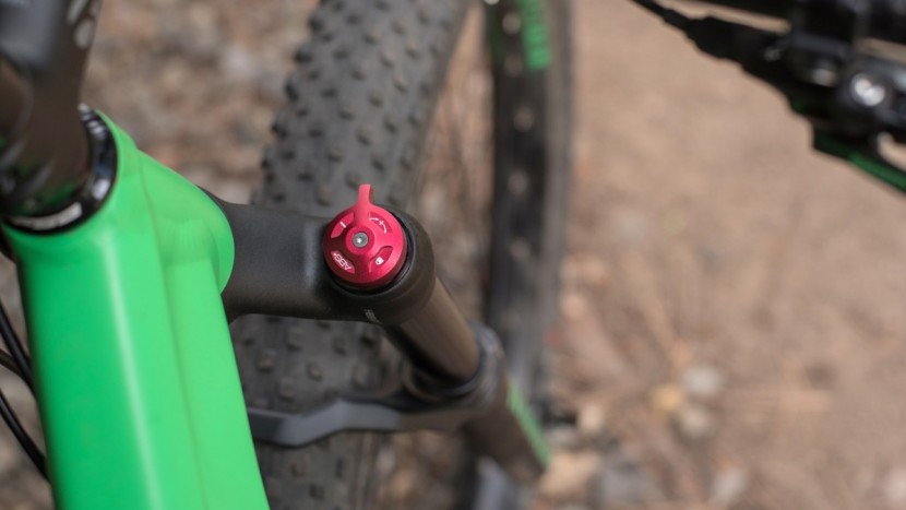 trek stache 7 2017 - the manitou magnum comp features low-speed compression and rebound...