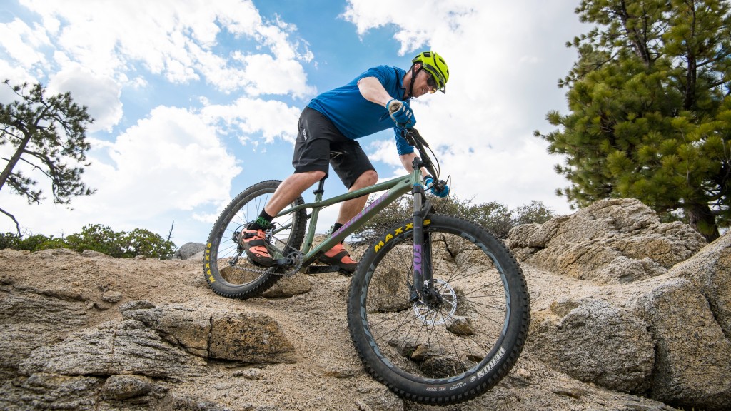 santa cruz chameleon r1+ - the fox rhythm 34 fork is super plush while offering a relatively...