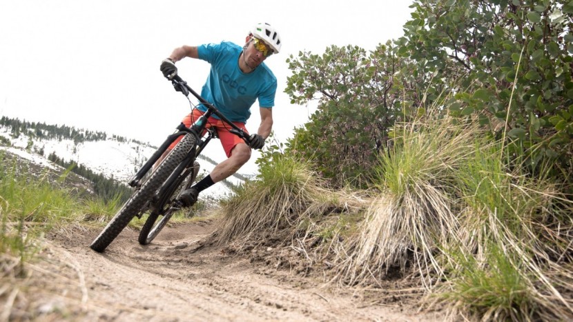 salsa woodsmoke 29 nx1 2017 - the woodsmoke&#039;s upright feel and rigid seatpost prevent riders from...