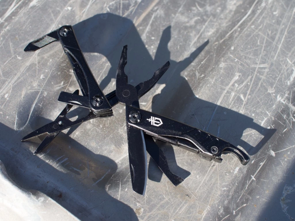 gerber dime multi-tool review - the features and functions of the dime, deployed for you to see.