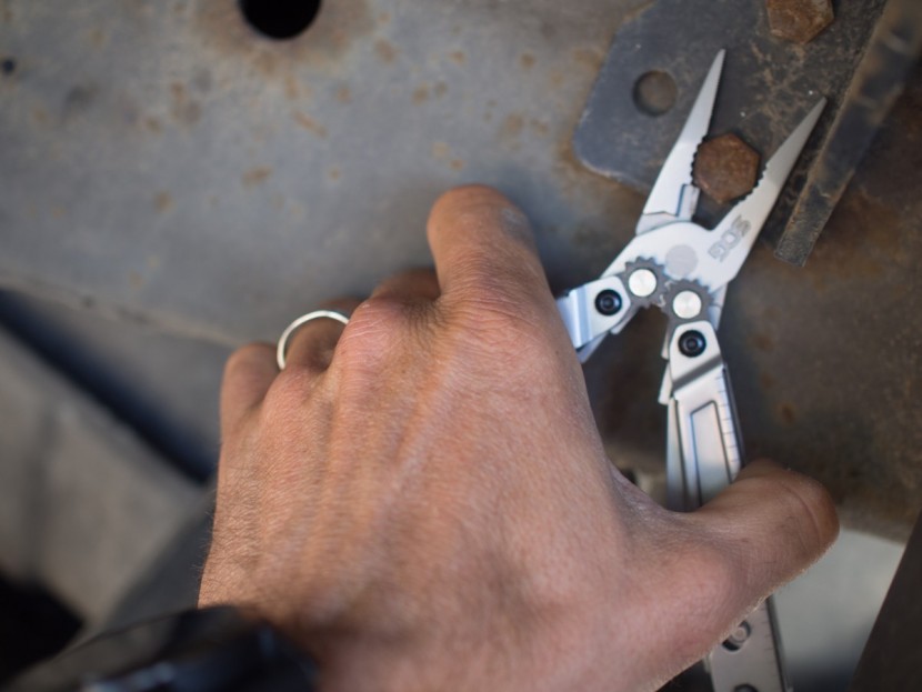 sog pocket powerplier - the pocket power plier has a strong and firm grip.