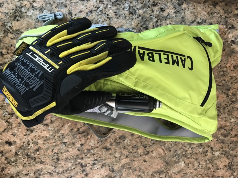 small, sleek, and lightweight describes the rogue from camelbak.