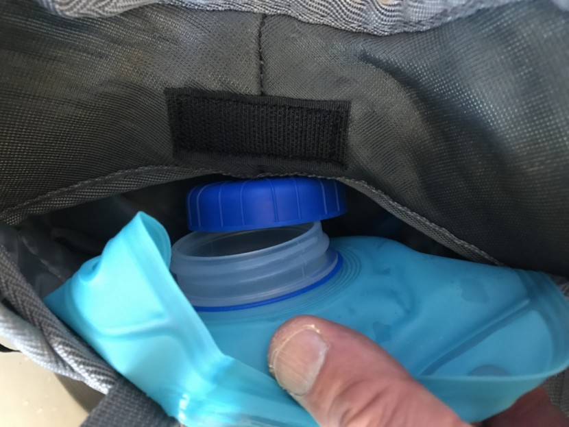 teton sports trailrunner - a throwback in design, the pack's bladder is not the easiest filling.