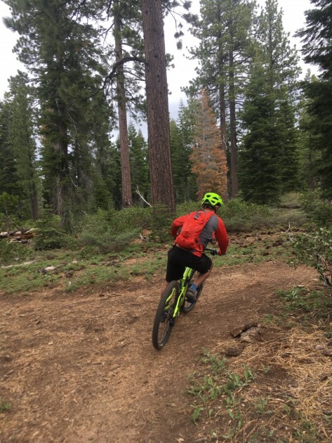 osprey raptor 10 - the raptor proves its comfort while riding downhill.