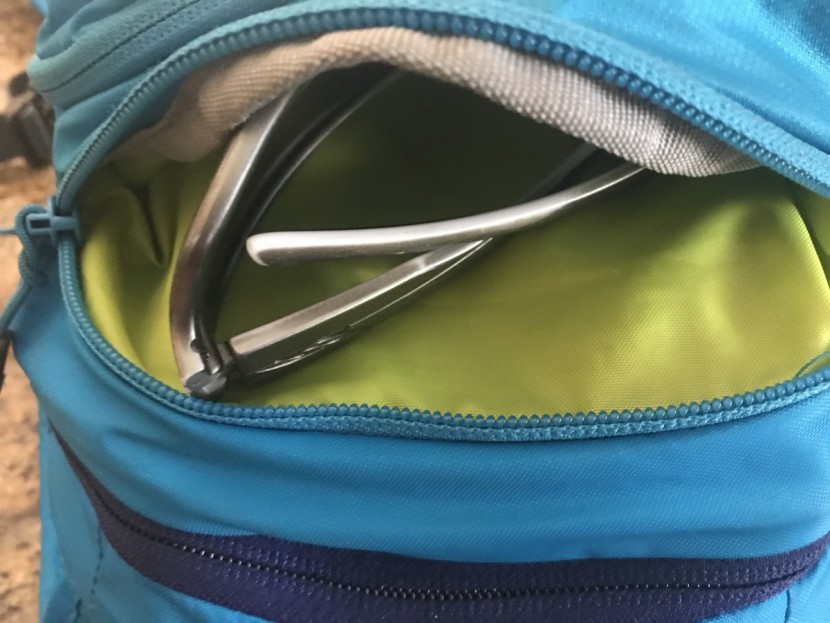 camelbak m.u.l.e. - convenient storage for glasses or goggles, although not lined.