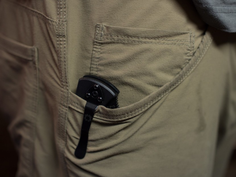 spyderco tenacious g-10 - the pocket clipped spyderco tenacious, ready for serious tasks.