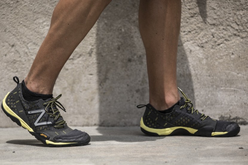 new balance minimus 10v1 - the strong mesh upper is secured to the superstructure support bands...