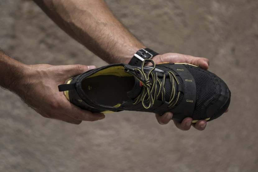 new balance minimus 10v1 - the form-fitting, stripped down upper offers a natural fit that adds...