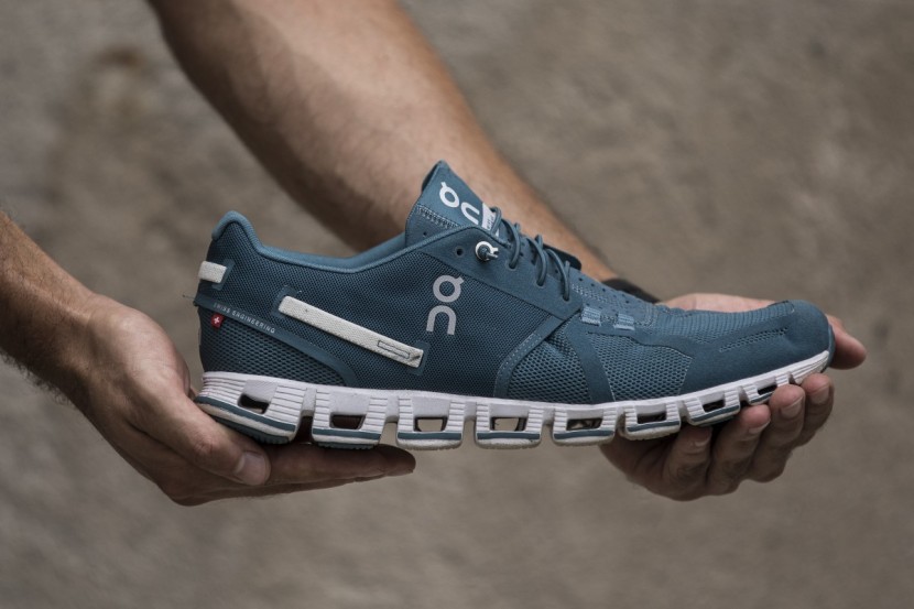 on cloud - 17.3 ounces of men's 11 high performance racing flats.