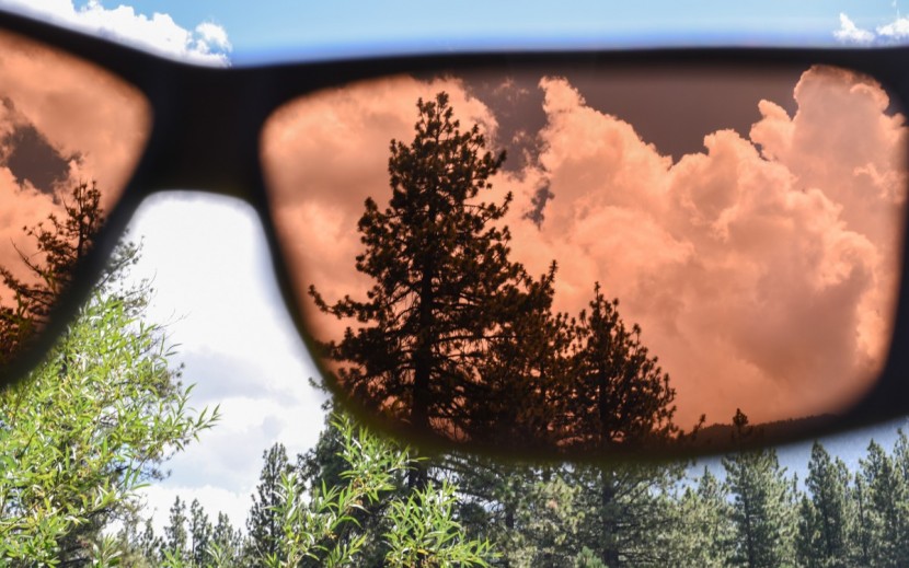 costa del mar cat cay - costa del mar is one of the few companies that use glass lenses.