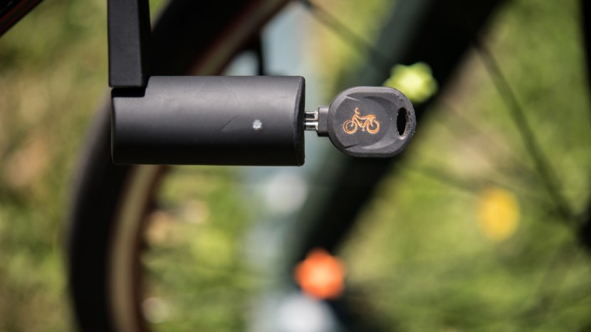 inbike 8 joints alloy steel folding lock - the inbike comes with 3 keys. with no key replacement program...