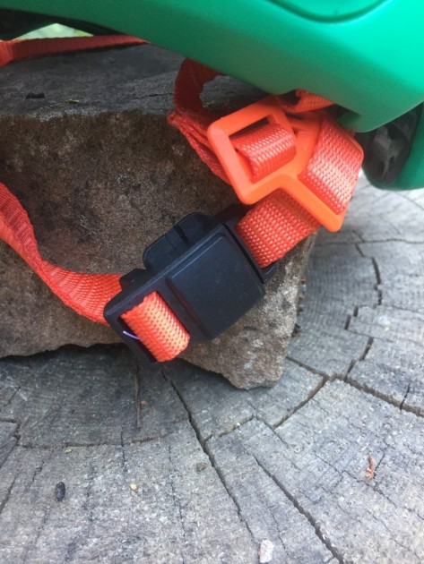 magnetic fidlock buckle closed