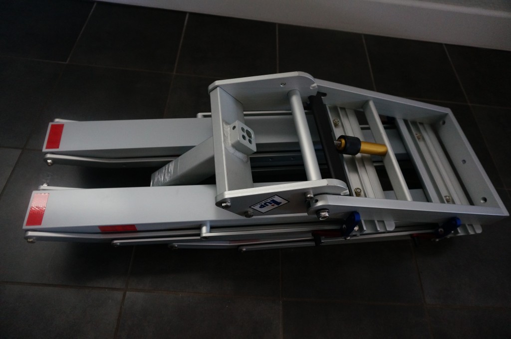 bike rack - this is how the  1up usa heavy duty quik rack comes out of the box...