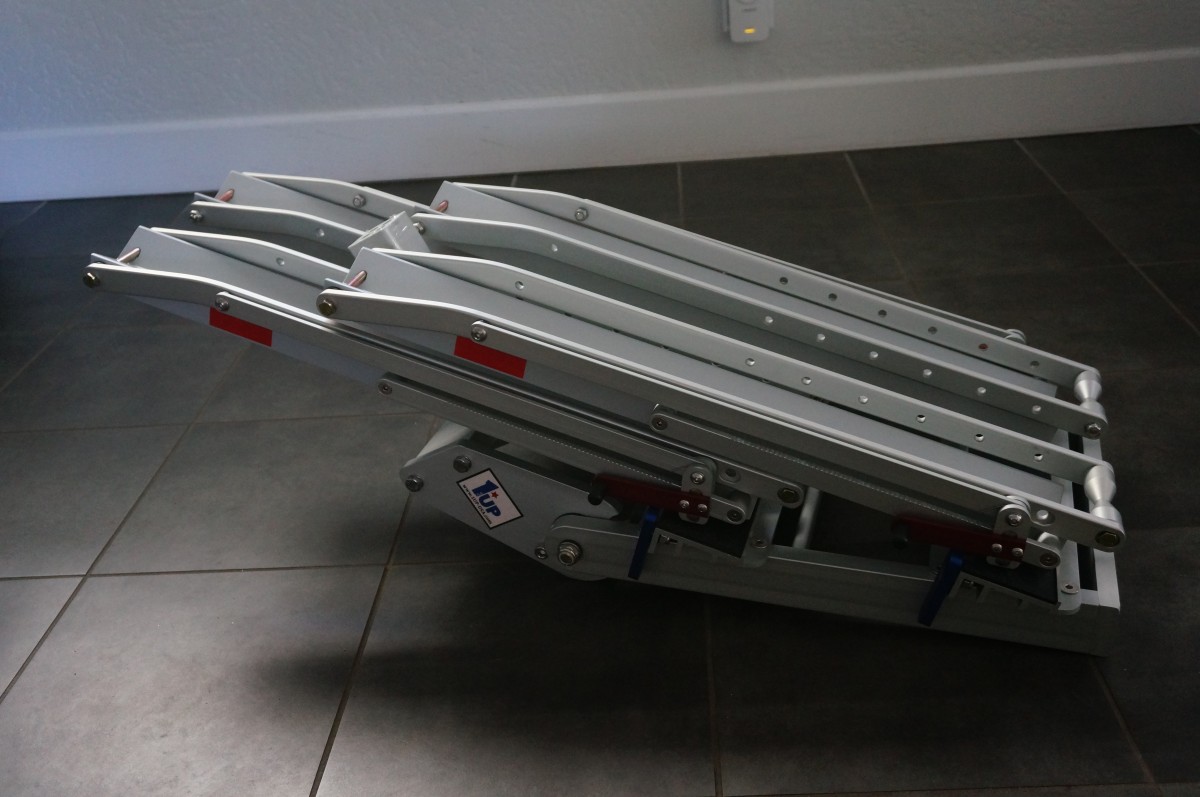 1Up USA 2" Heavy Duty Double Review (The 1Up USA Heavy Duty Quik Rack folds up smaller than any other hitch rack on the market.)