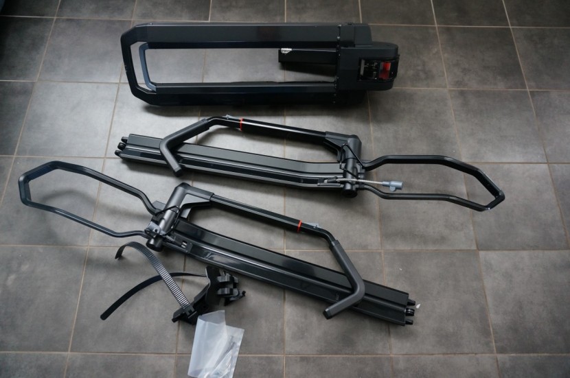 yakima dr. tray - the yakima dr. tray arrived almost fully assembled with only a small...