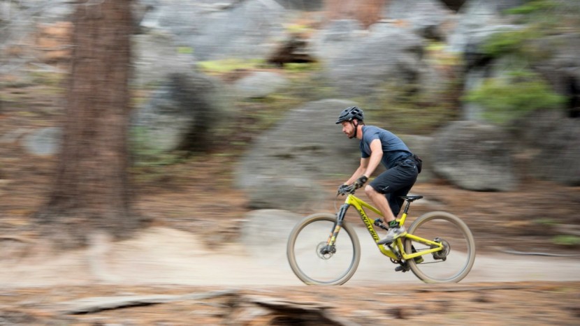 santa cruz hightower lt xe 2018 - the self-possessed hightower lt keeps calm under pressure.