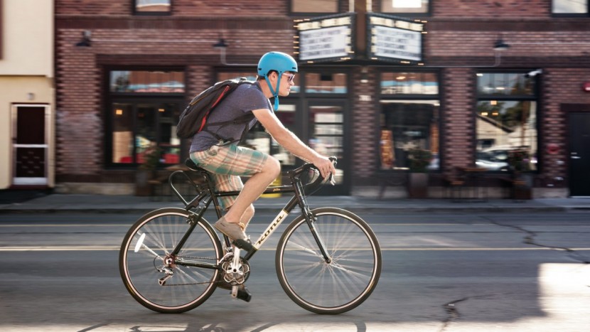 cocoweb armbar combo - reviewer ross robinson cruising the streets of reno's midtown...