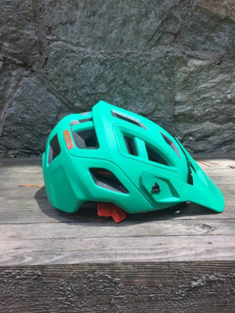 leatt dbx 3.0 all mountain - a quality in-mold construction, good back of the head coverage, and...