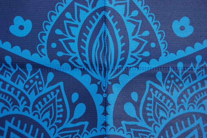 gaiam foldable - the creases are stamped into the mat for quick and easy folding...