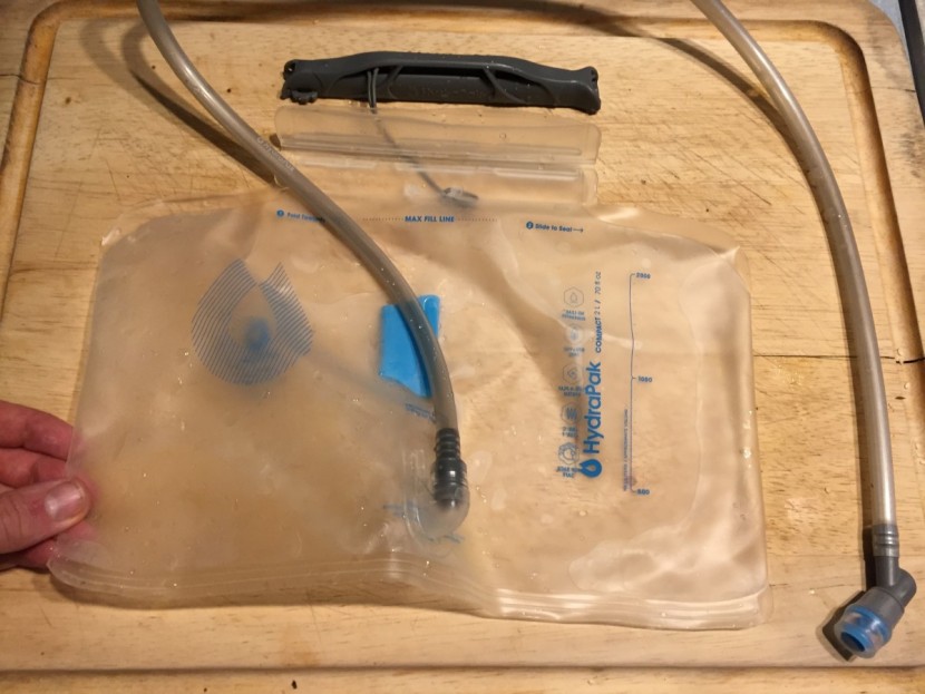 dakine low rider 5l - the wider-than-it-is-long shape of the low rider's water bladder...