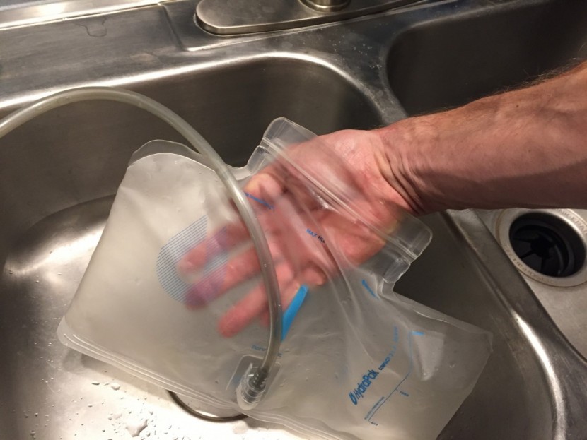 dakine low rider 5l - the wide opening of the hydrapack bladder make cleaning it pretty...