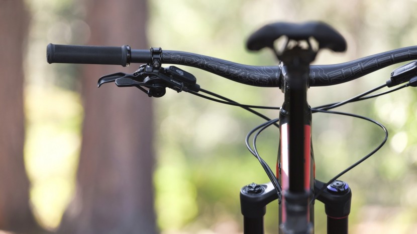 yt capra al comp 2017 - 35.0mm bars and stem. we love it.