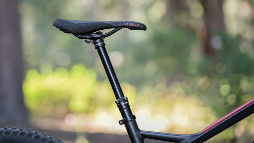 yt jeffsy al one 29 2017 - the e*thirteen trs+ dropper post had its cable snap out of the box...