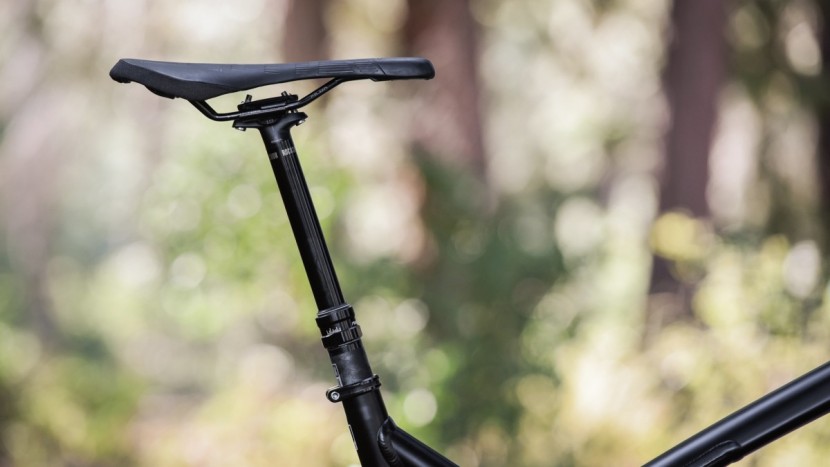 commencal meta tr 4.2 essential 2017 - our rockshox reverb stealth functioned flawlessly through testing.