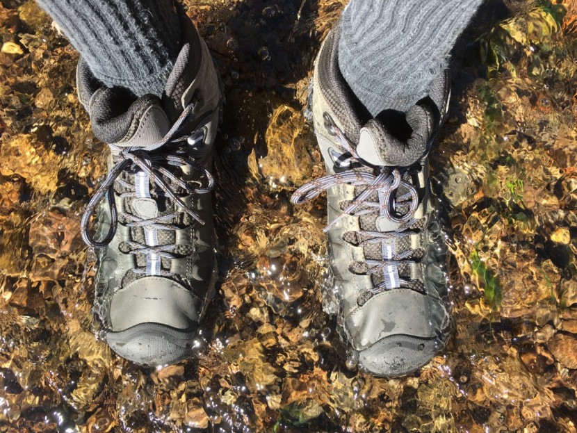 keen targhee iii mid - the keen.dry membrane envelopes the entire foot, up to the middle...