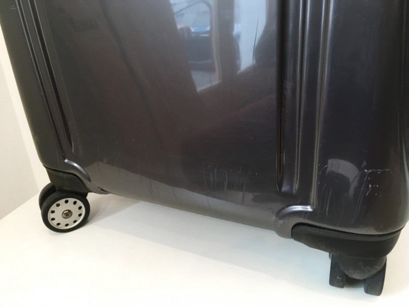 delsey helium titanium 25&quot; - showing every scratch from navigating curbs and stairs.