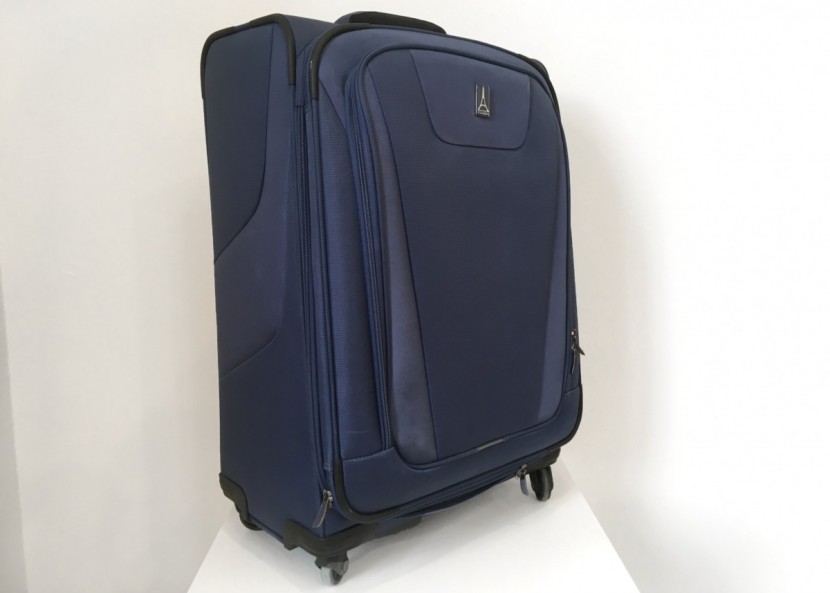 travelpro maxlite 4 25&quot; - a simple suitcase.
