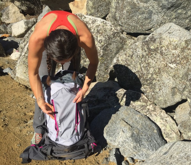 the north face terra 55 - the two front pockets appear to be connected, but are actually two...