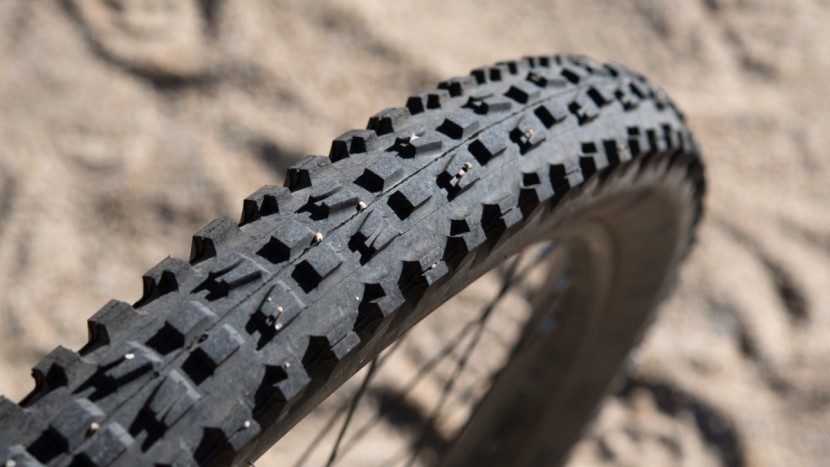 maxxis minion dhf 2.3 makes for a dialed front end.