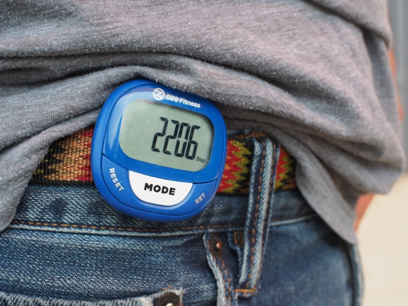 ozo fitness sc2 digital - clipped to one&#039;s belt the ozo is bulkier than most, but easy to read...