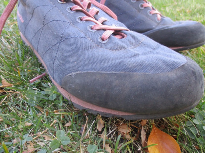 evolv cruzer psyche for women - checking out the canvas details on the cruzer psyche.