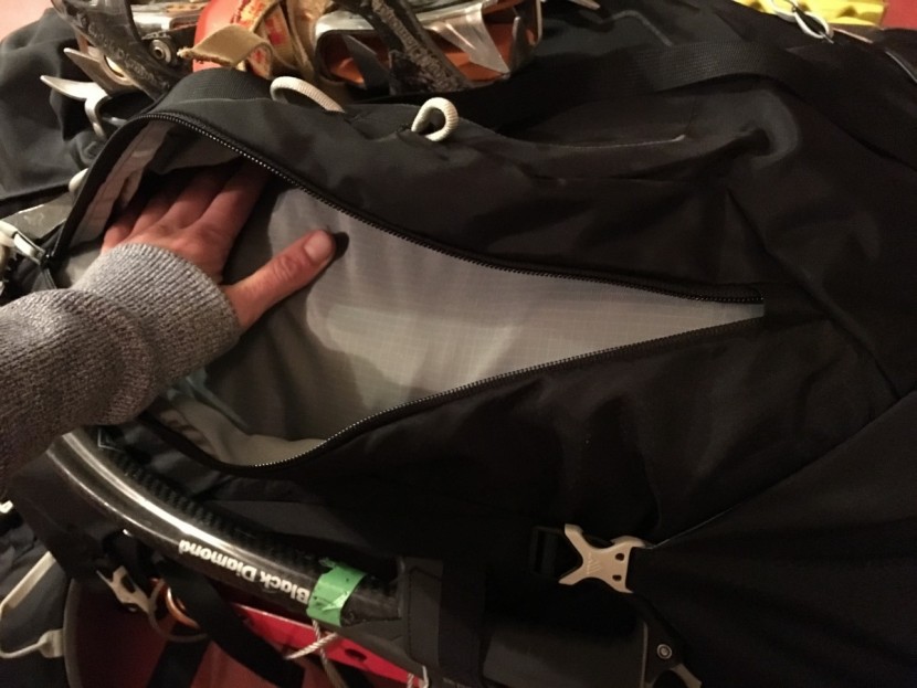 gregory denali 100 - we like the large side sleeves on the denali 100. this makes a few...