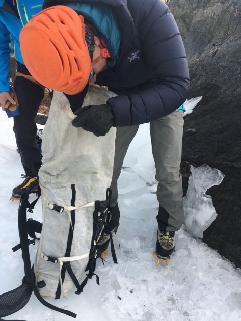 hyperlite mountain gear 3400 ice pack - tunneling into the hyperlite pack to retrieve something inevitably...
