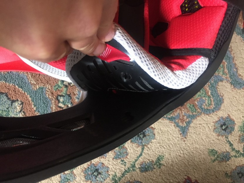 100% aircraft mips - !00% cheek pad removal clips - plastic and cheap