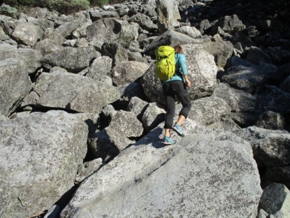 how to choose women's approach shoes