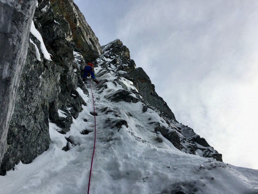 mountaineering backpack - climbing the ny gully on the north side of mt. snoqualmie...