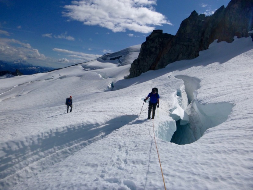 mountaineering backpack - you don&#039;t want your pack to fail you when you&#039;re depending on it the...